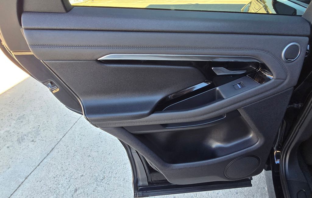 2020 Land Rover Range Rover Evoque Image 33