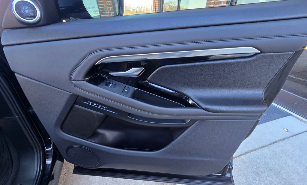 2020 Land Rover Range Rover Evoque Image 36