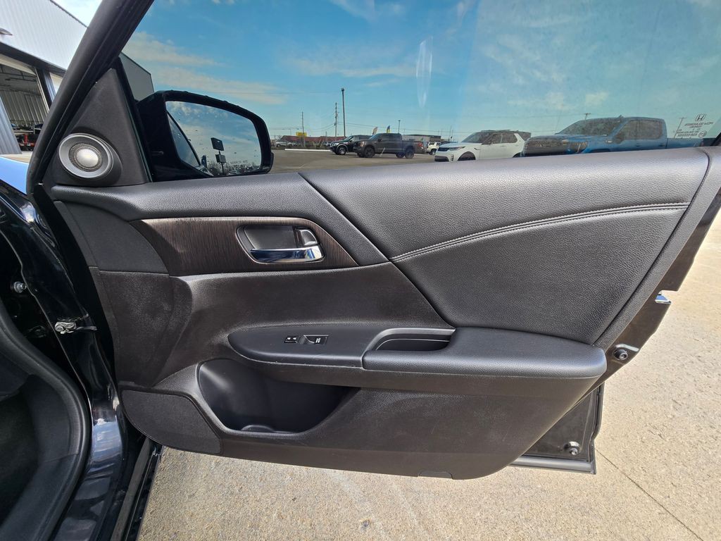 2014 Honda Accord Image 33