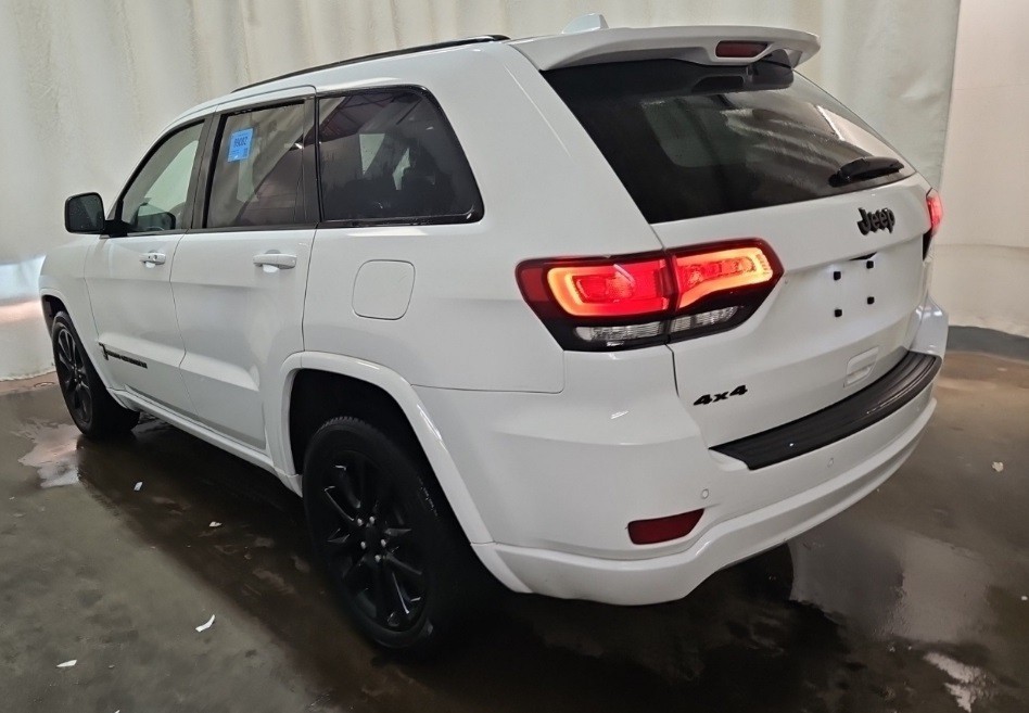 2019 Jeep Grand Cherokee Image 2