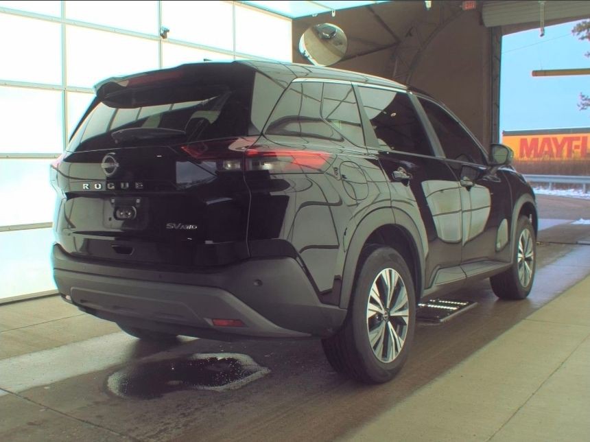2022 Nissan Rogue Image 2