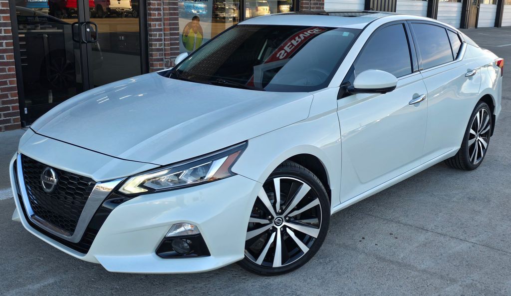 2020 Nissan Altima Image 2