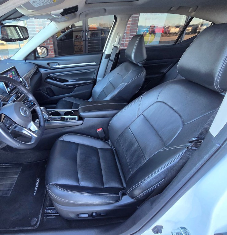 2020 Nissan Altima Image 19