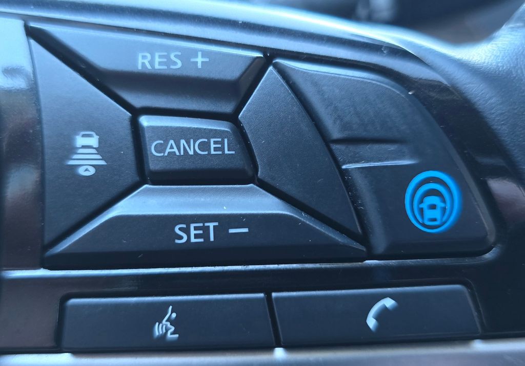 2020 Nissan Altima Image 25