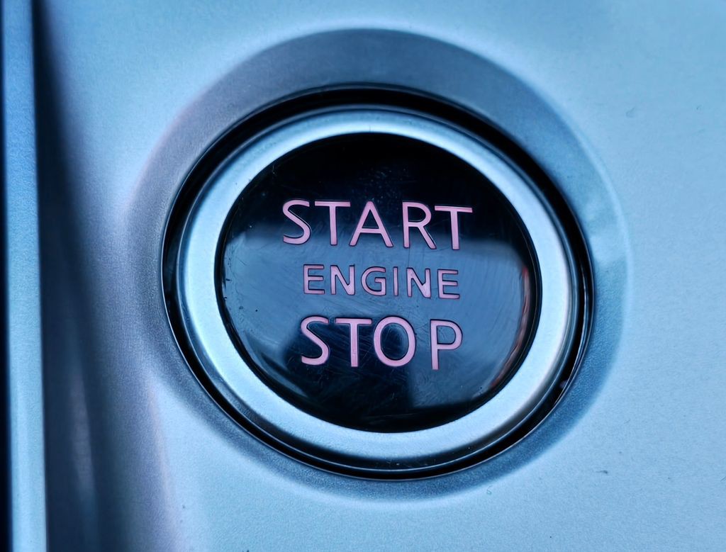 2020 Nissan Altima Image 32