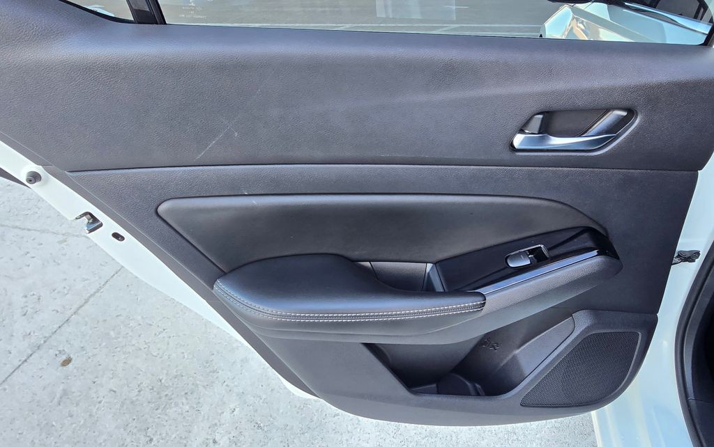 2020 Nissan Altima Image 35