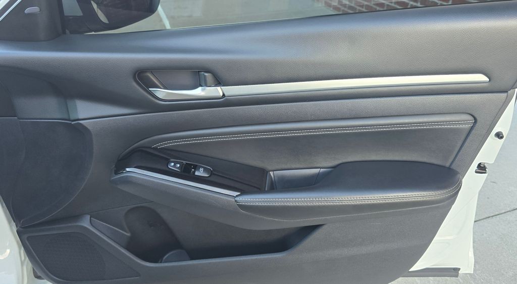 2020 Nissan Altima Image 41