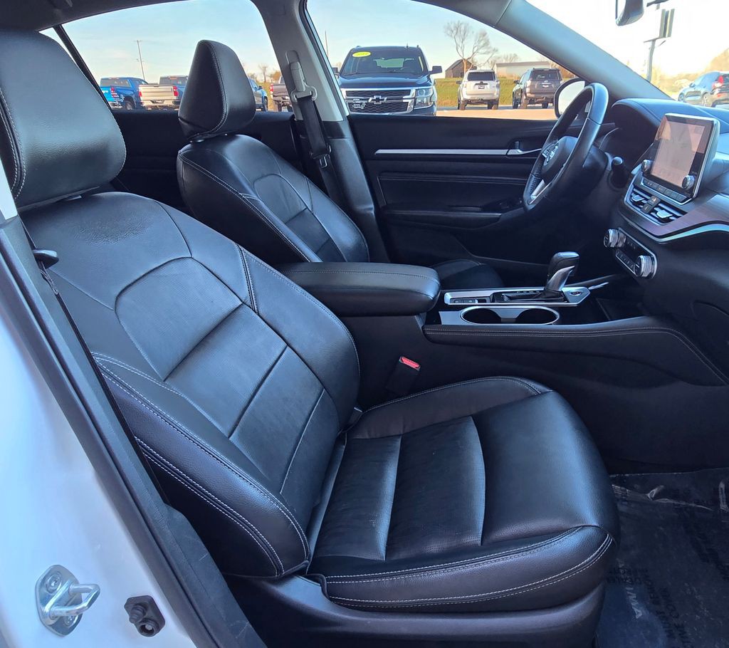 2020 Nissan Altima Image 42