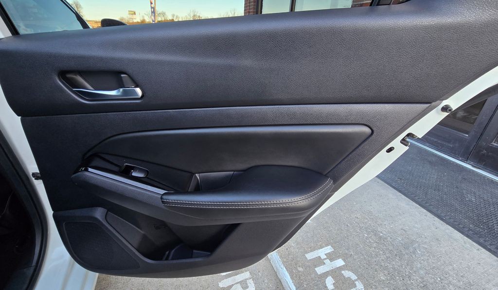 2020 Nissan Altima Image 44