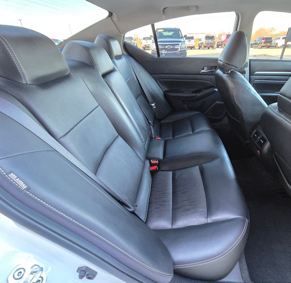 2020 Nissan Altima Image 45