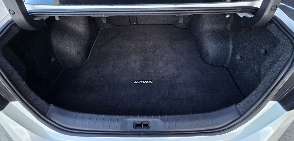 2020 Nissan Altima Image 47
