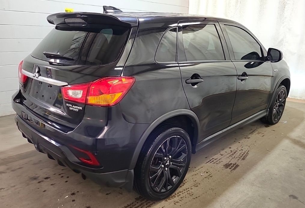 2019 Mitsubishi Outlander Image 4