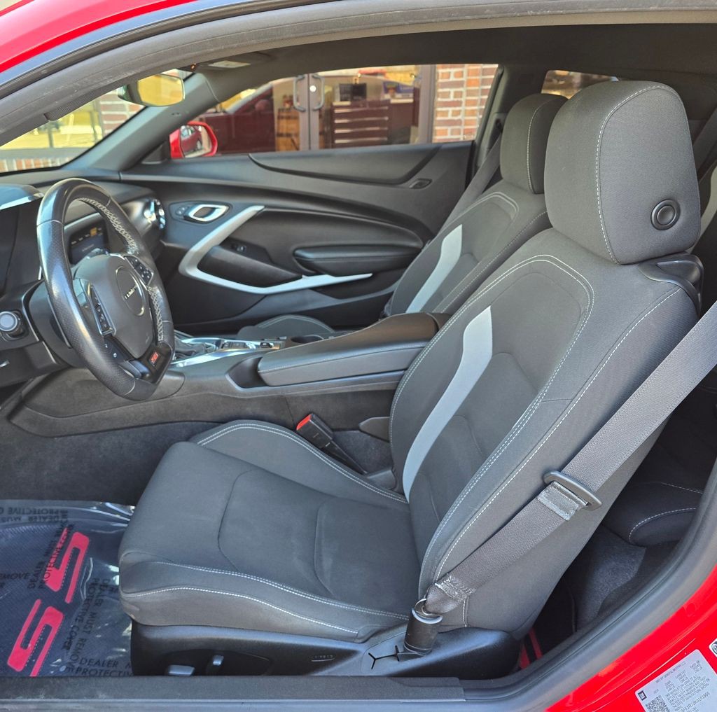 2019 Chevrolet Camaro Image 17