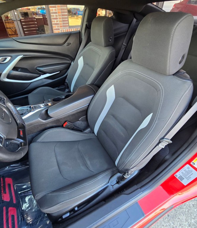 2019 Chevrolet Camaro Image 18