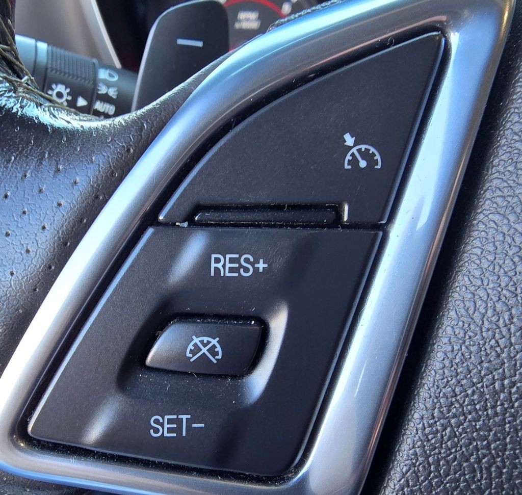 2019 Chevrolet Camaro Image 21