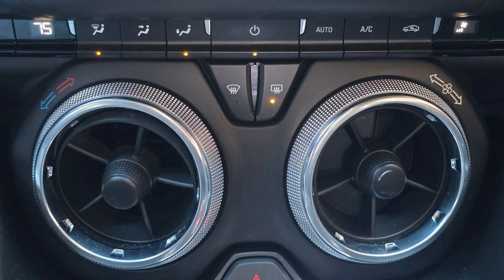 2019 Chevrolet Camaro Image 27