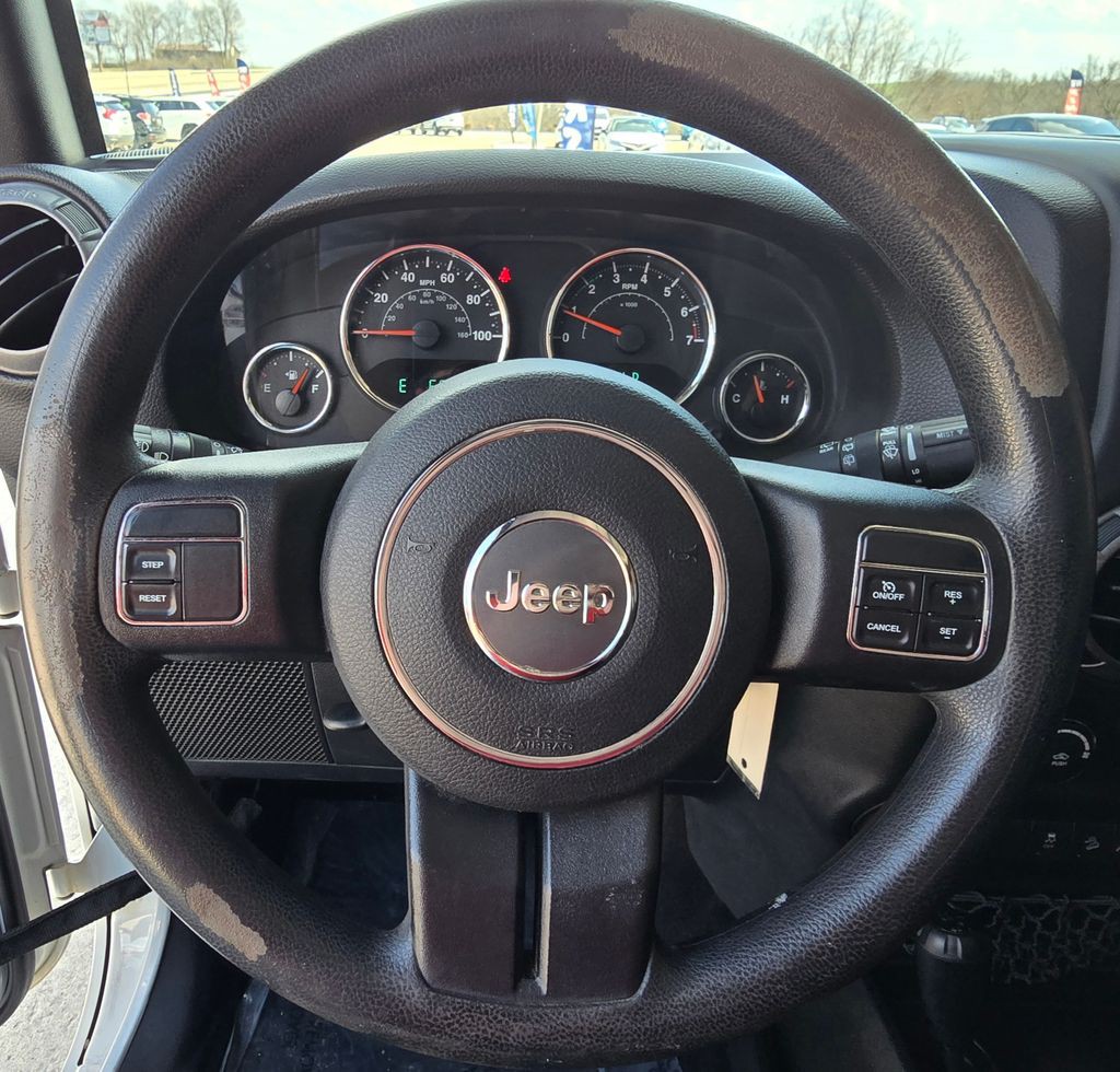 2015 Jeep Wrangler Image 18