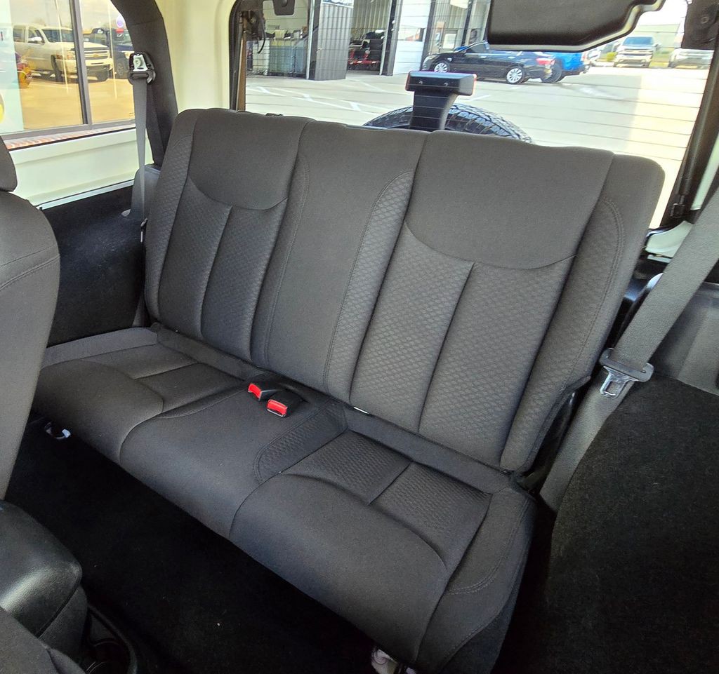 2015 Jeep Wrangler Image 27