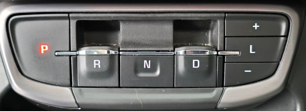 2023 GMC Terrain Image 32