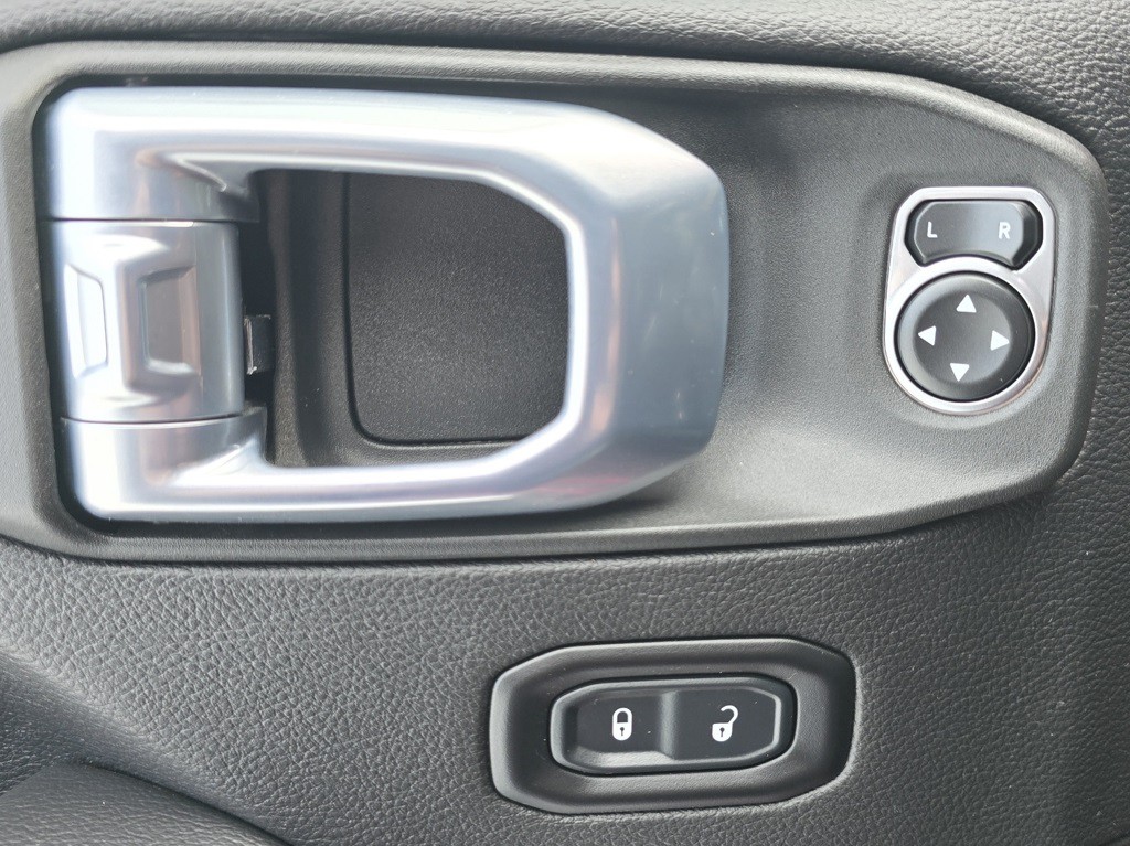 2021 Jeep Wrangler Image 17