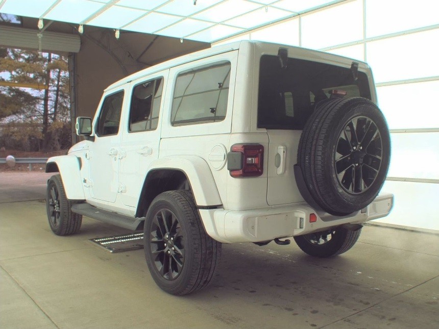 2021 Jeep Wrangler Image 3