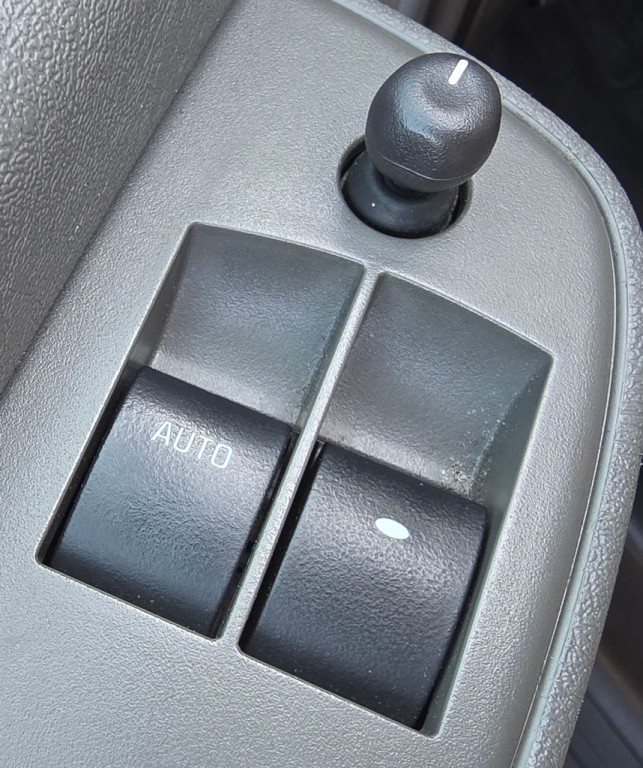 2022 Chevrolet Express Image 15