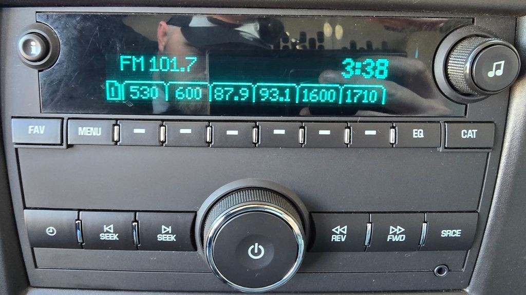 2022 Chevrolet Express Image 25