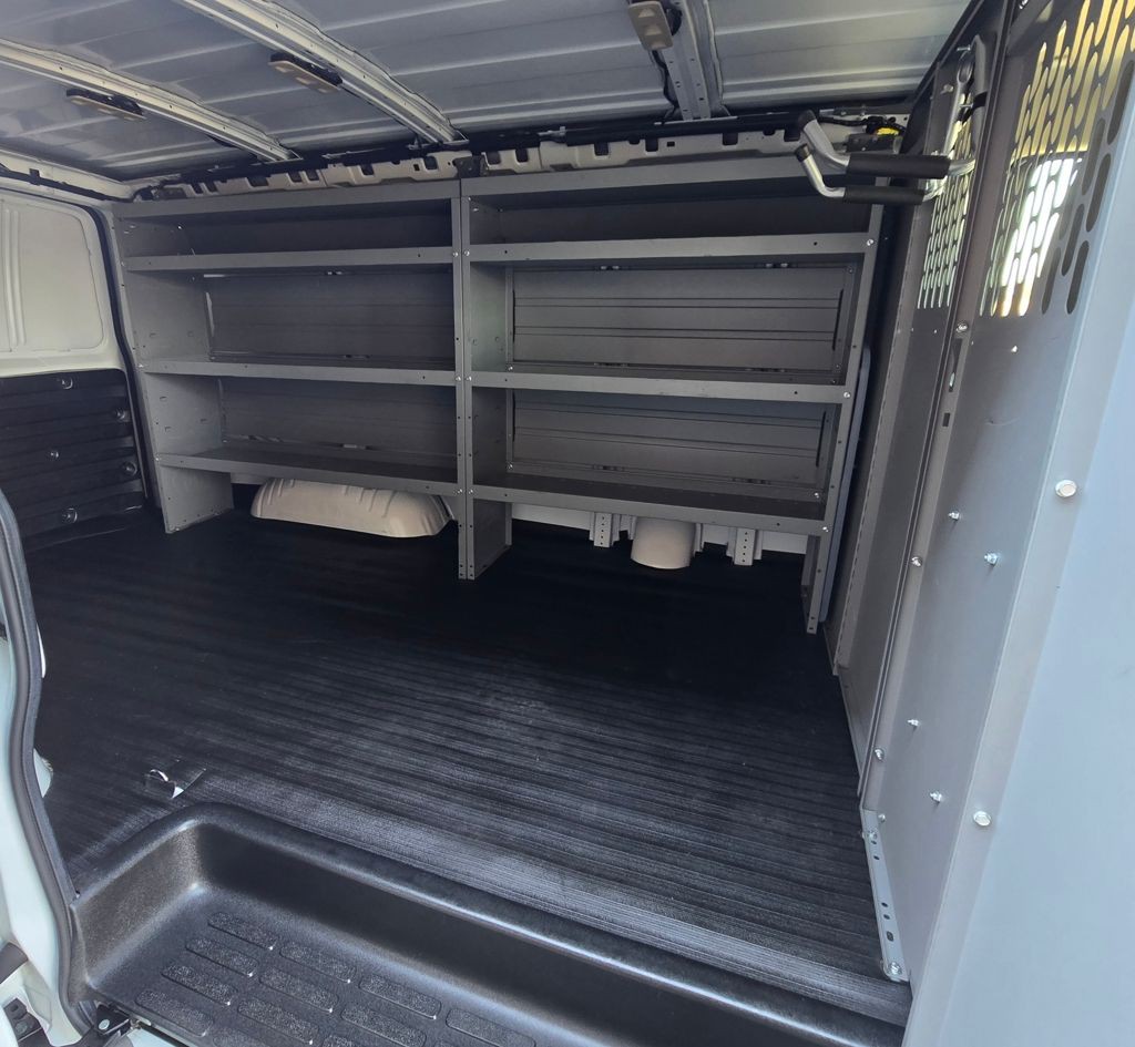 2022 Chevrolet Express Image 33