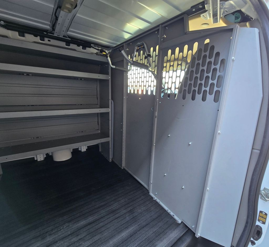 2022 Chevrolet Express Image 34