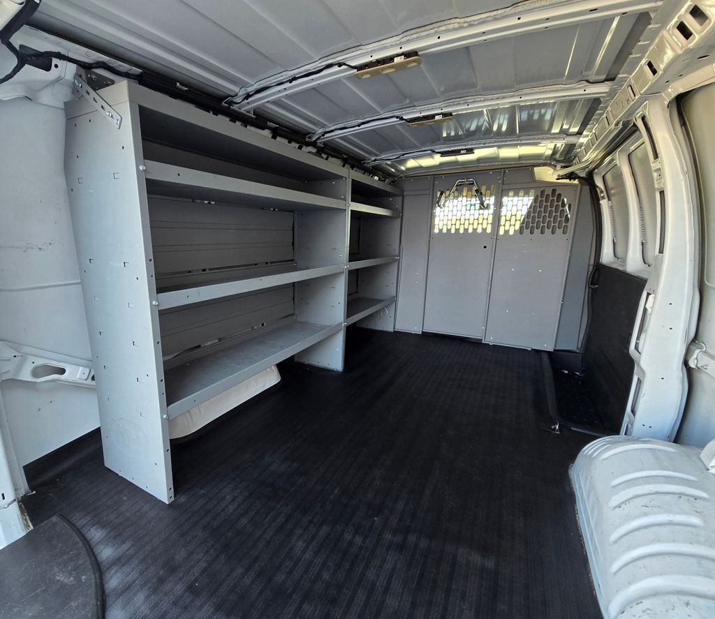 2022 Chevrolet Express Image 38