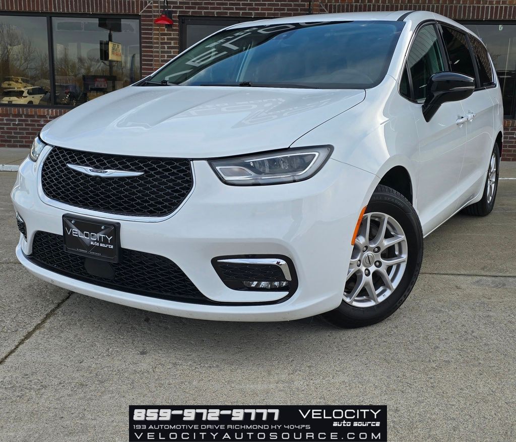 2024 Chrysler Pacifica Image 1