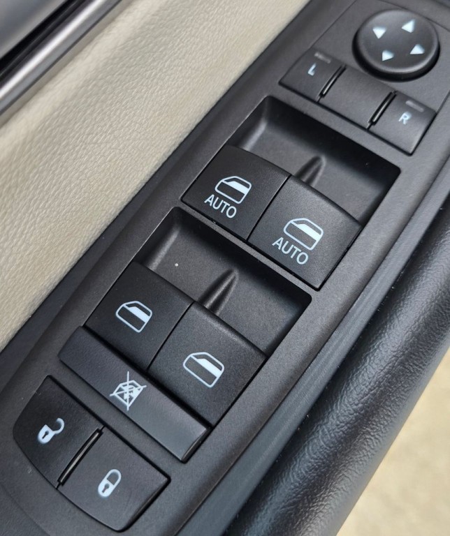 2024 Chrysler Pacifica Image 15