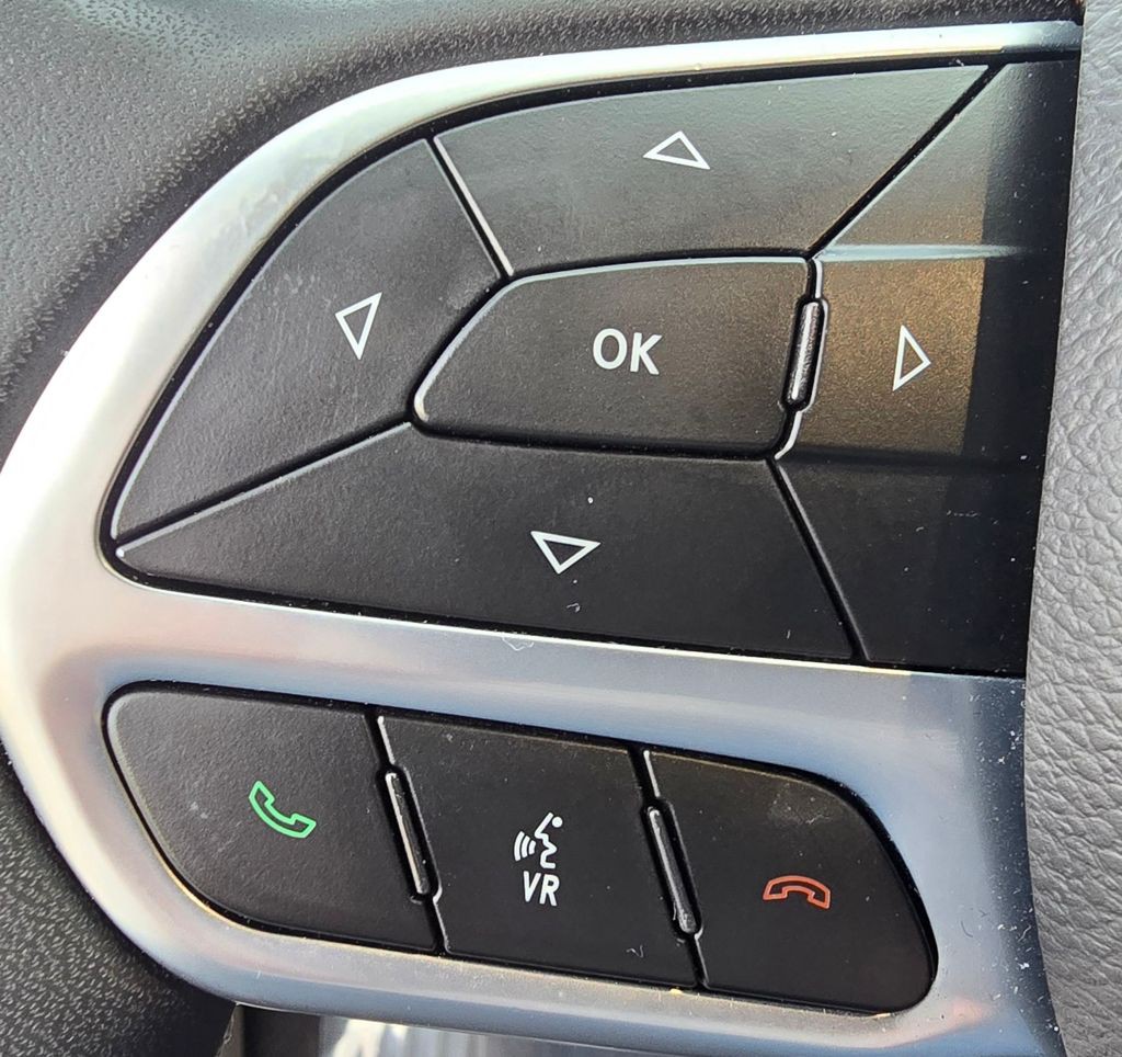 2024 Chrysler Pacifica Image 22