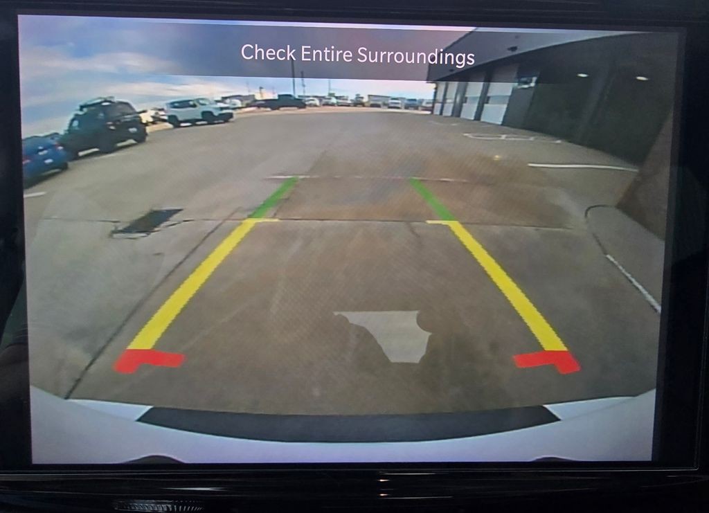 2024 Chrysler Pacifica Image 27