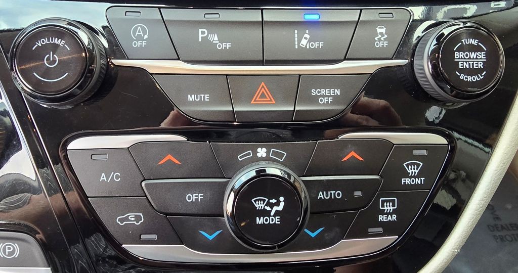 2024 Chrysler Pacifica Image 28