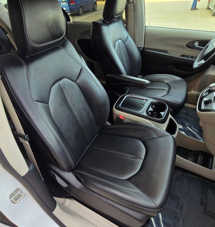 2024 Chrysler Pacifica Image 44