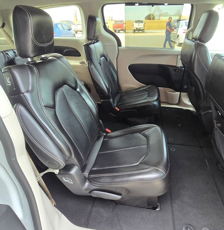 2024 Chrysler Pacifica Image 45
