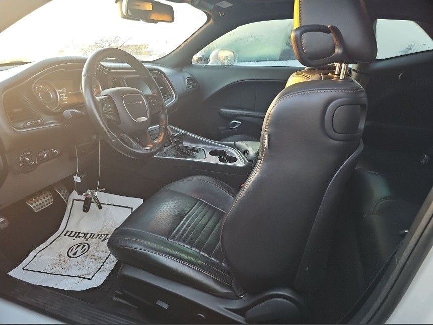 2016 Dodge Challenger Image 6