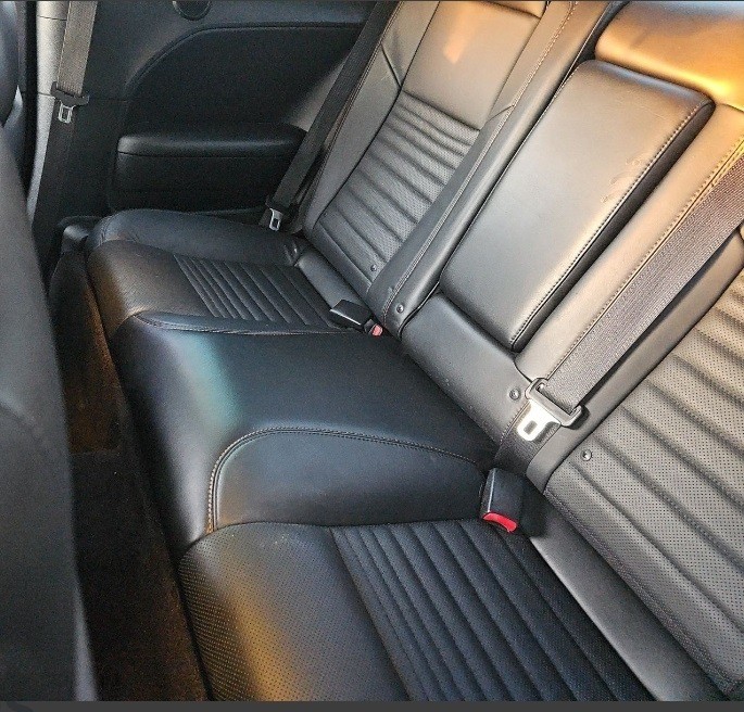 2016 Dodge Challenger Image 7