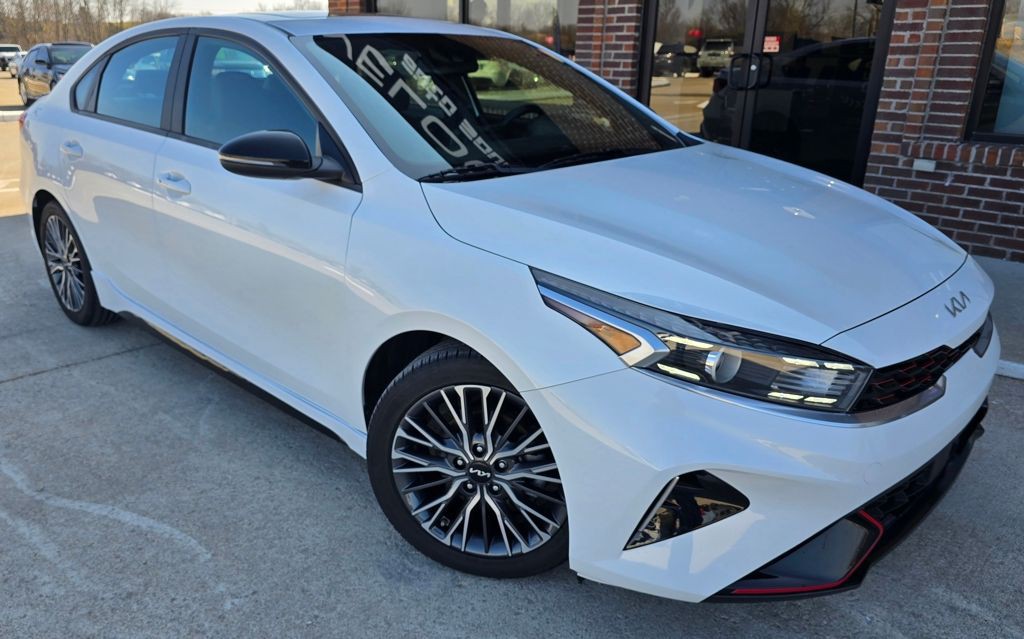 2023 Kia Forte Image 3