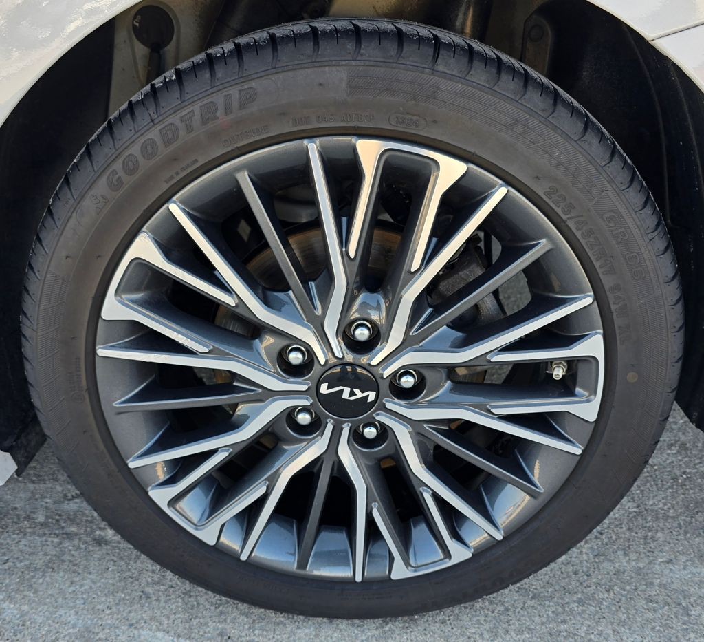 2023 Kia Forte Image 12