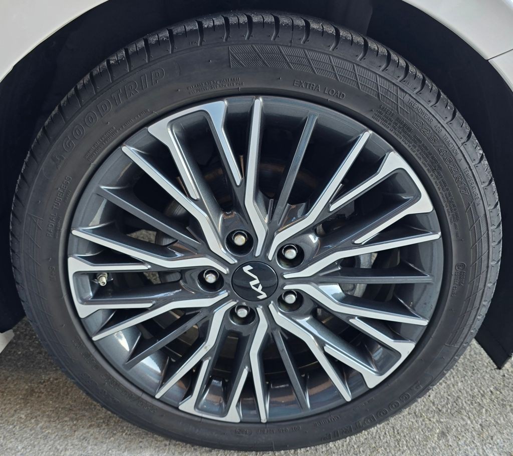 2023 Kia Forte Image 14