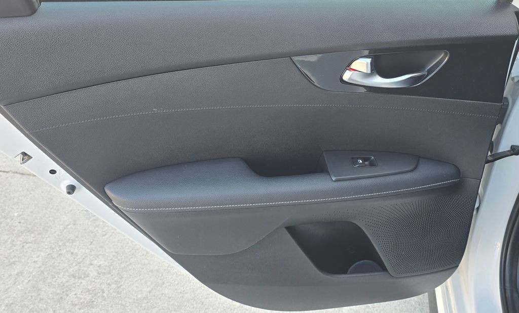 2023 Kia Forte Image 36