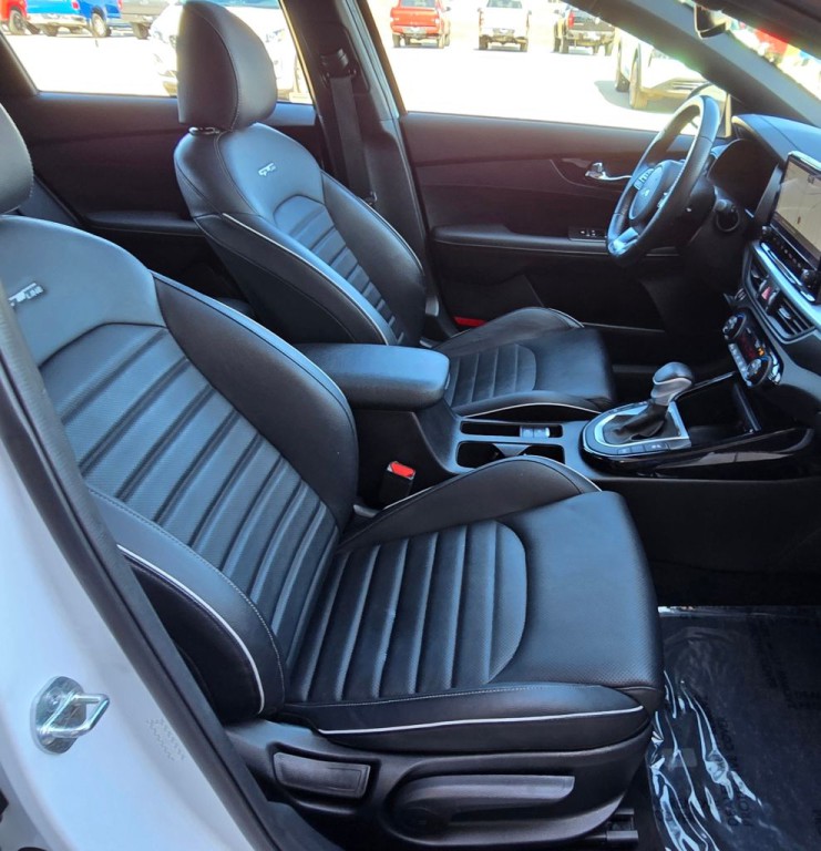 2023 Kia Forte Image 41