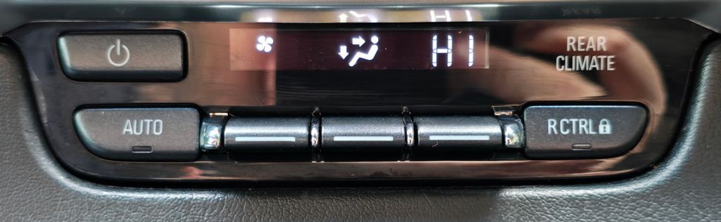 2017 Chevrolet Tahoe Image 38