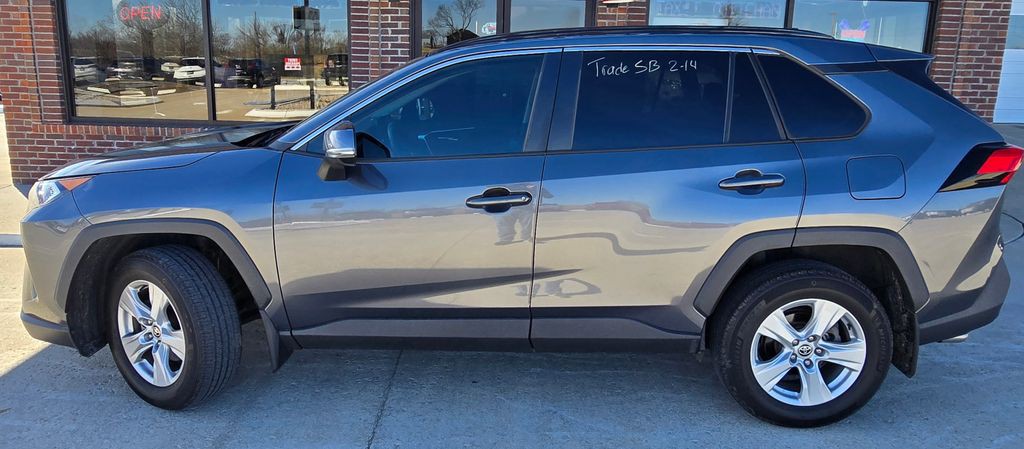 2021 Toyota Rav4 Image 2