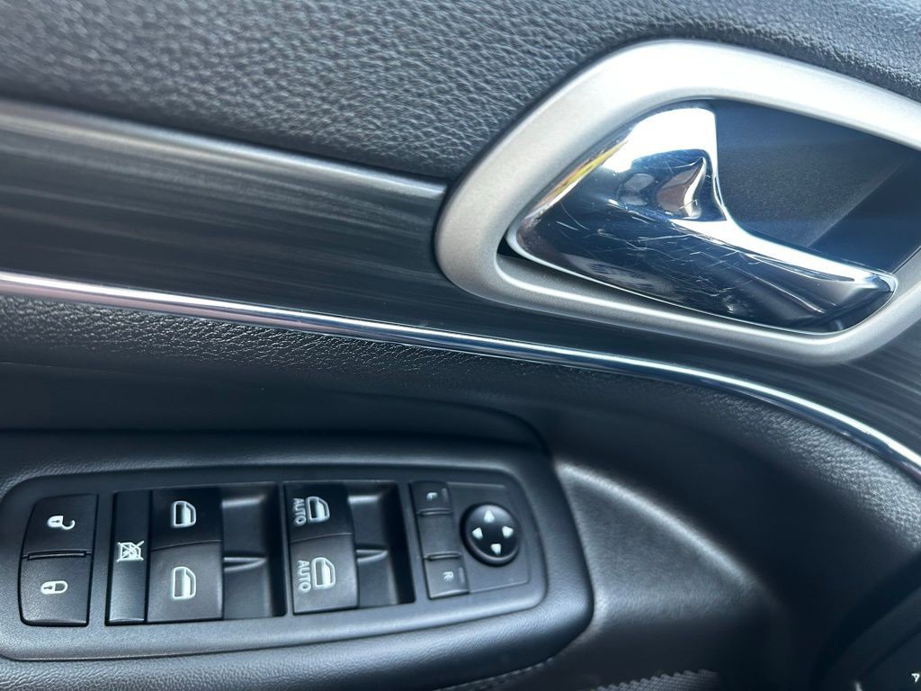 2020 Jeep Grand Cherokee Image 9