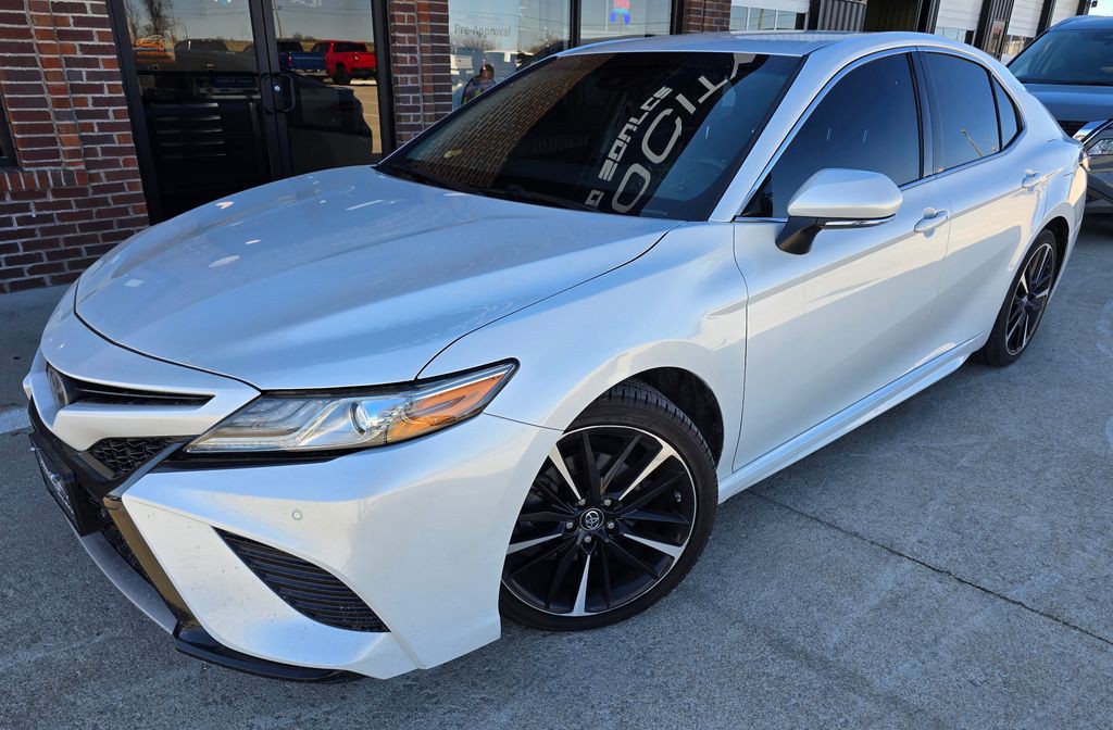 2018 Toyota Camry Image 2