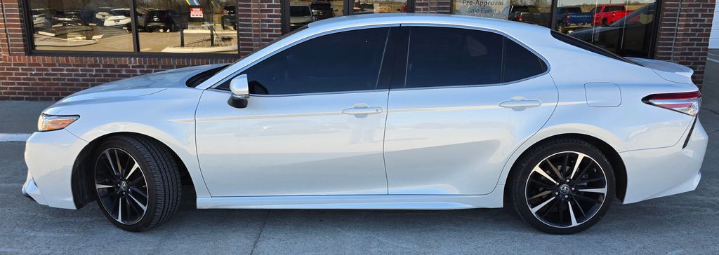 2018 Toyota Camry Image 3