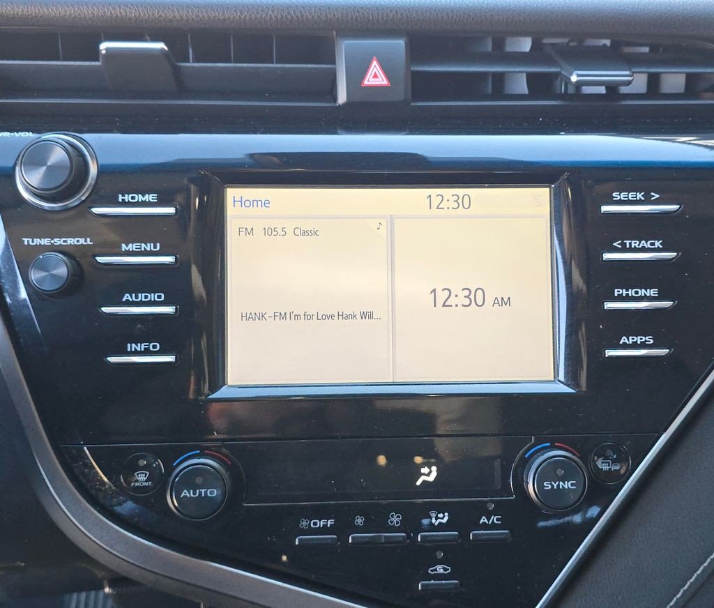 2018 Toyota Camry Image 10